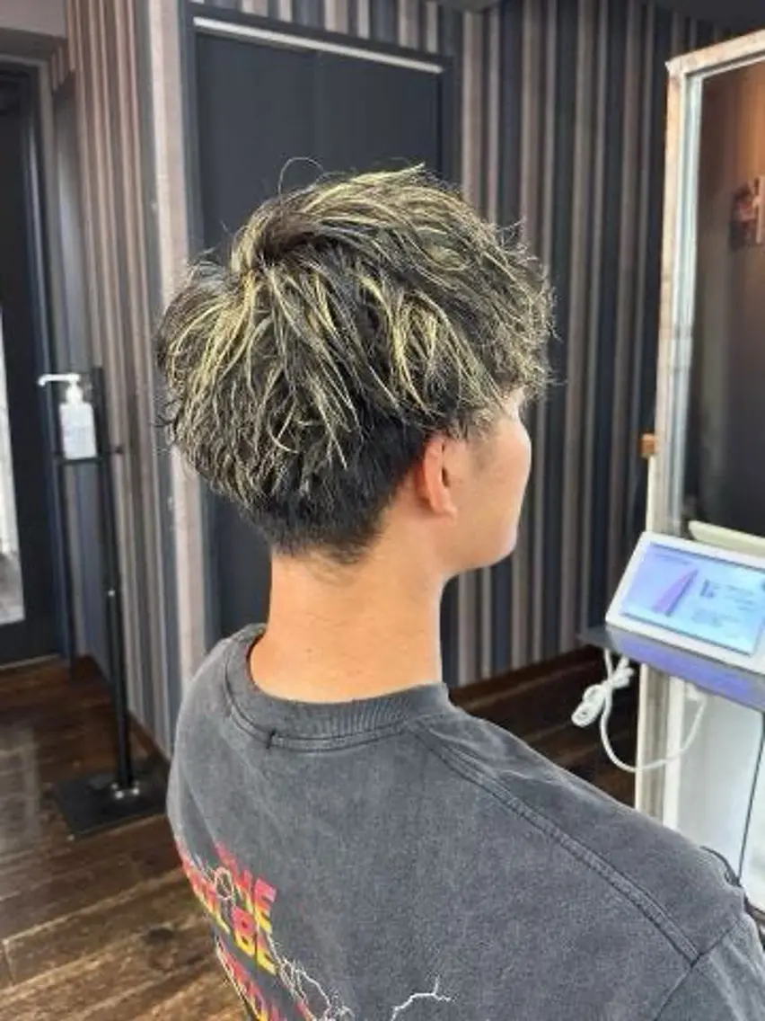 カラー パーマ メンズ メンズメッシュ メッシュ カット ヘアカラー 藤井 隼のヘアスタイル