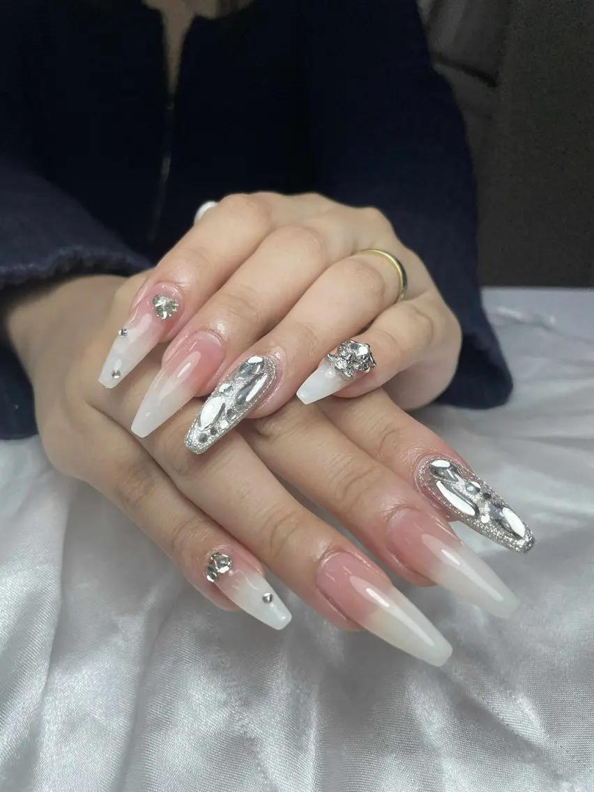 ネイル べっ甲ネイル チークネイル フラッシュネイル フレンチネイル グラデーション Rena_Rei Nailsのネイルデザイン