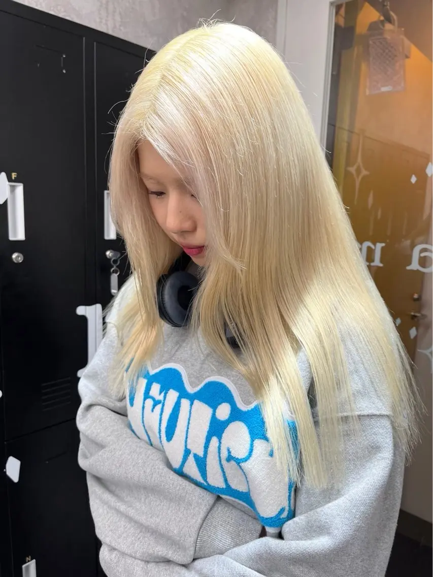 ロング 🩷アニメカラー🩵 mihoのヘアスタイル