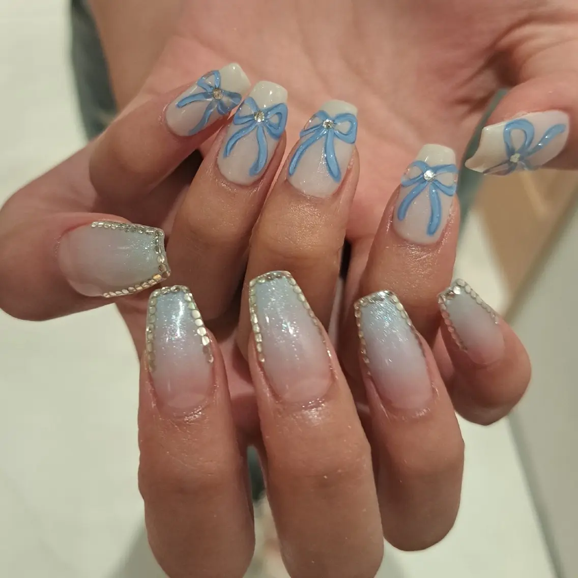 ネイル アートネイル ブルー フレンチネイル ジェルネイル 持ち込み ハンドネイル Nail mood デザイン持ち込みokのネイルデザイン