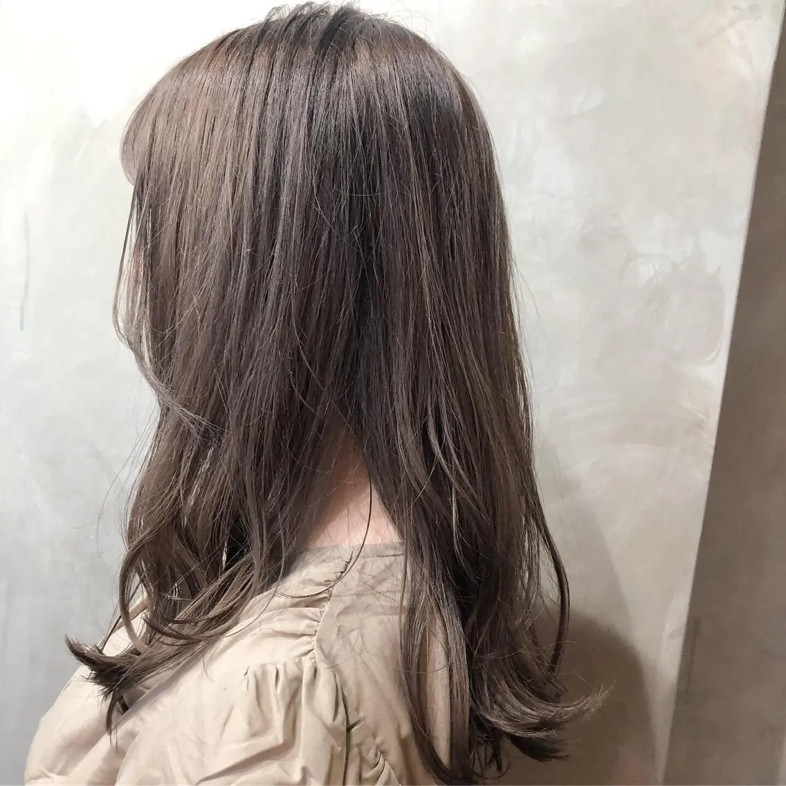 セミロング カラー グレージュ バイオレットカラー バイオレットグレージュ 🕊️ HONOKAのヘアスタイル