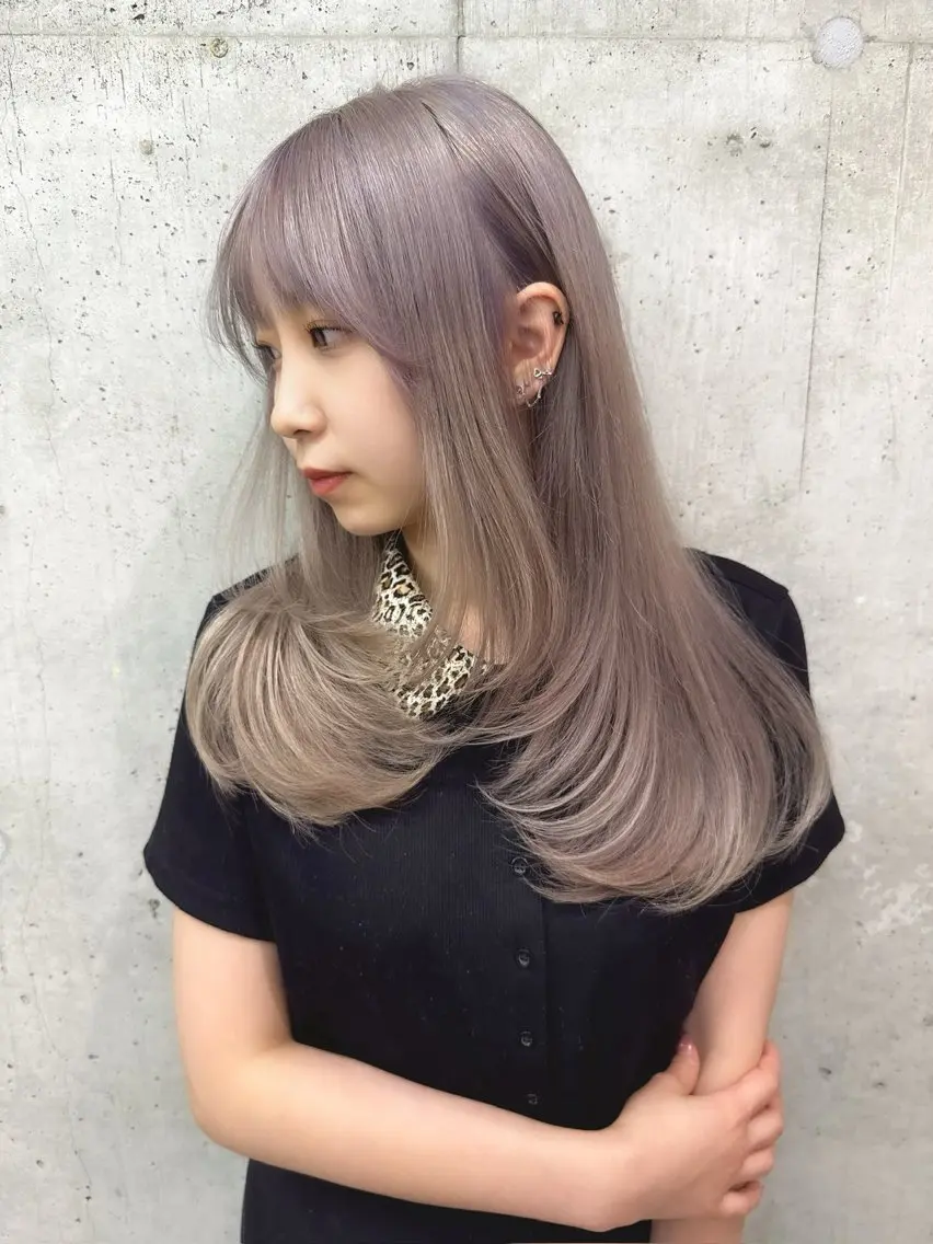 セミロング カラー ヘアアレンジ ブリーチ ダブルカラー イヤリングカラー イルミナカラー ブリーチなしカラー 立川レイヤー 透明感カラーaoiのヘアスタイル