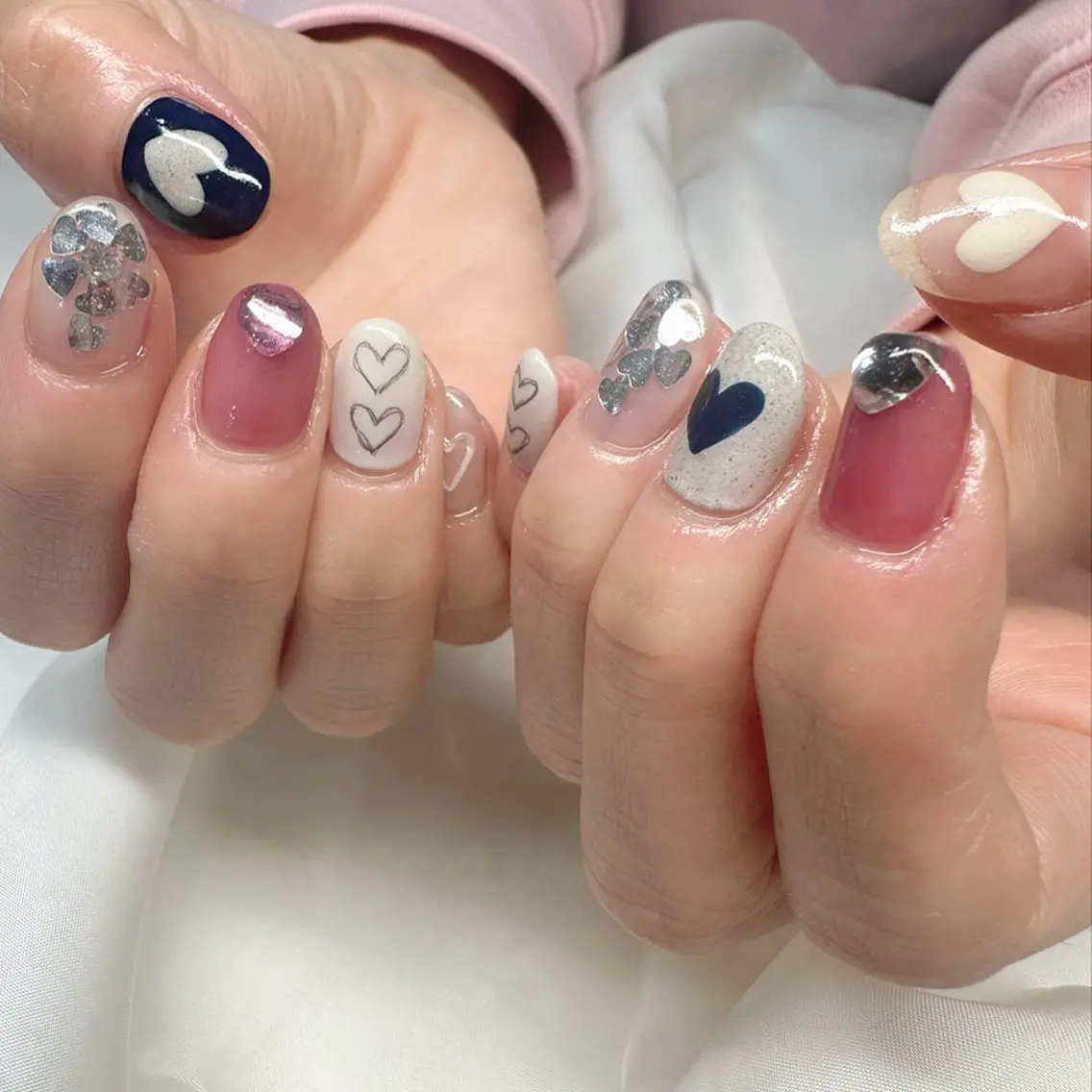 ネイル クリアネイル ハート ホログラムネイル 氷ネイル・うるうるネイル 韓国ネイル 🪞KAPE NAIL 🪞のネイルデザイン