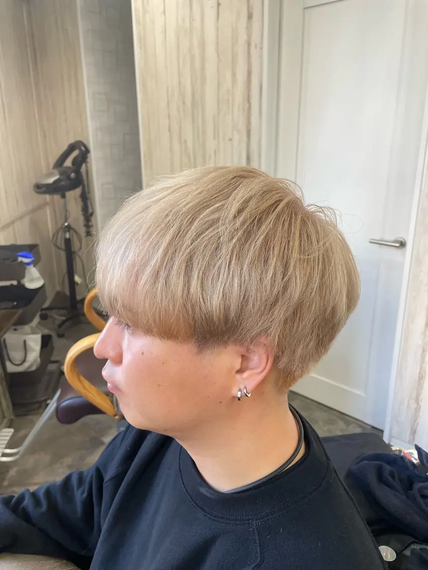 ショート カット ヘアカラー 韓国風くびれヘア/ 小顔レイヤー🧿小林のヘアスタイル