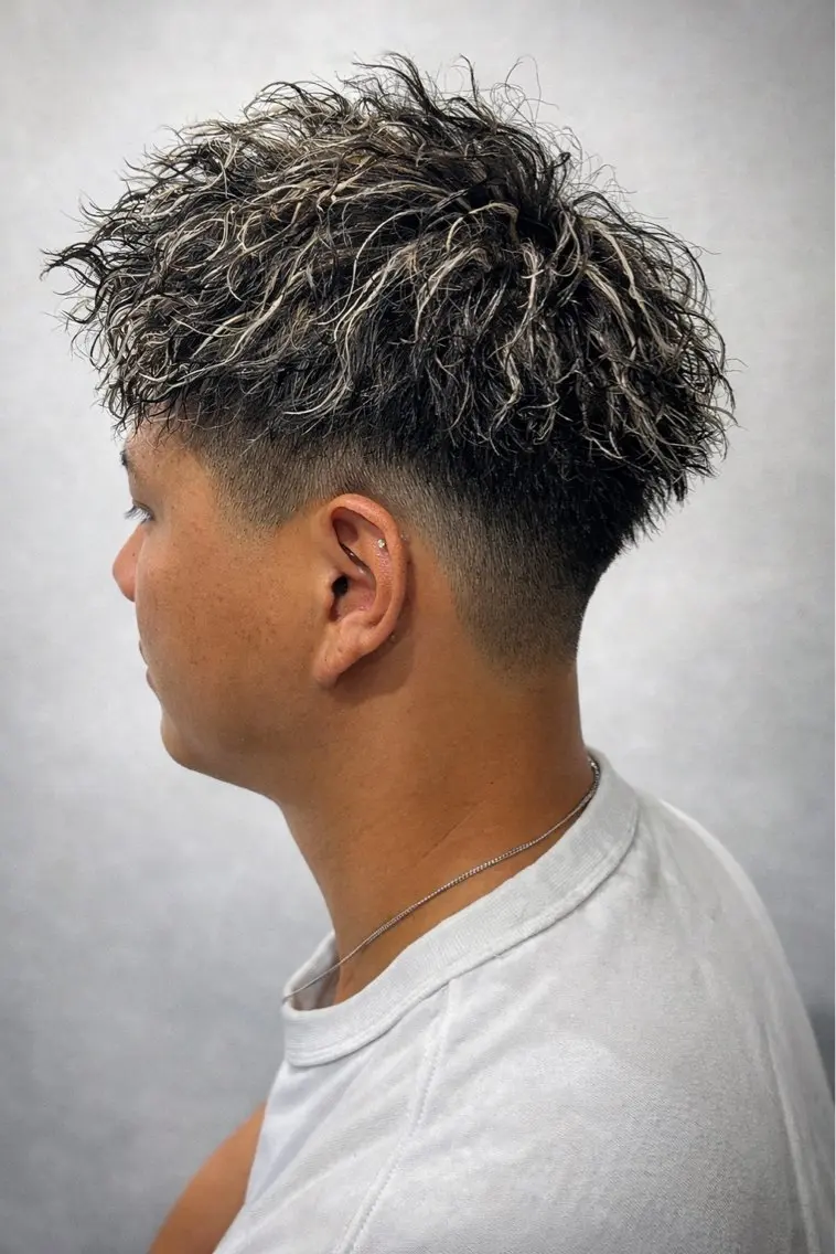 ショート カラー パーマ メンズ特化美容師 中戸 滉のヘアスタイル