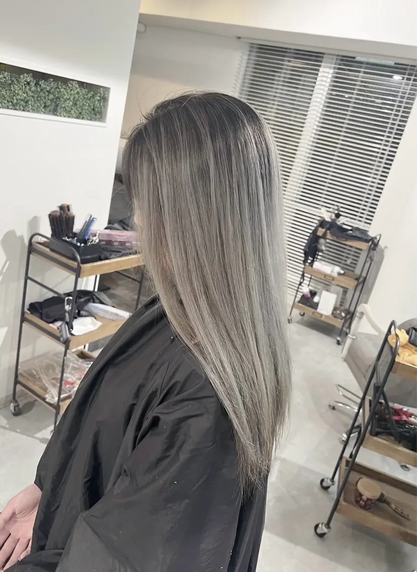 ロング カラー バレイヤージュ グレージュ レイヤーカット 指名数No.1 /NAOYAのヘアスタイル