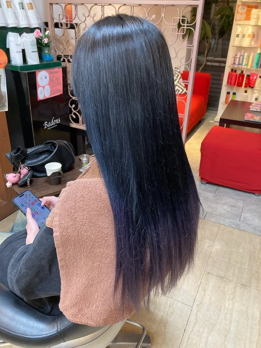 ロング カラー グラデーションカラー 岡本 勝仁のヘアスタイル