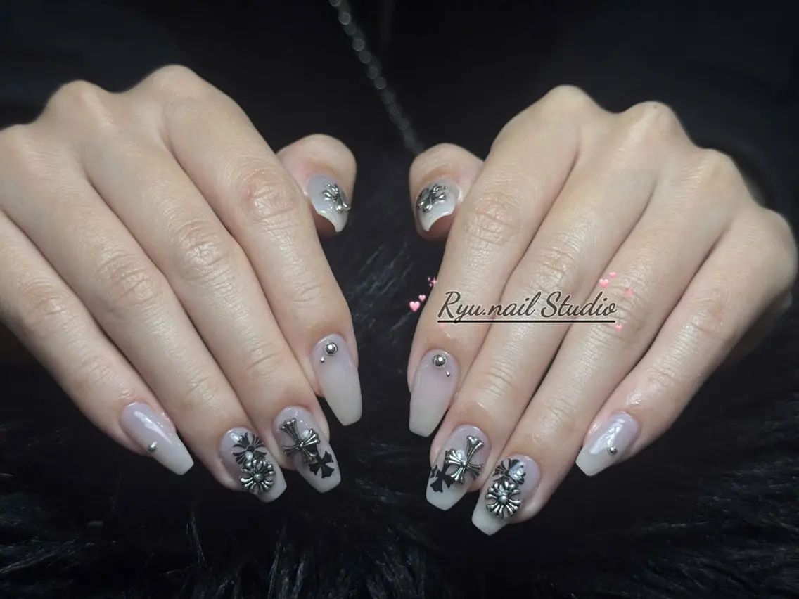 ネイル アートネイル フレンチネイル ジェルネイル キラキラネイル ニュアンスネイル ハンドネイル Ryu Nail YukiChanのネイルデザイン
