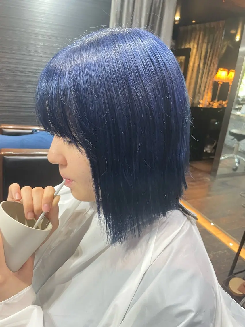 ショート カラー ワンレンボブ ブリーチ ブルーカラー ボブ カット ヘアカラー トリートメント 山本 雅由のヘアスタイル