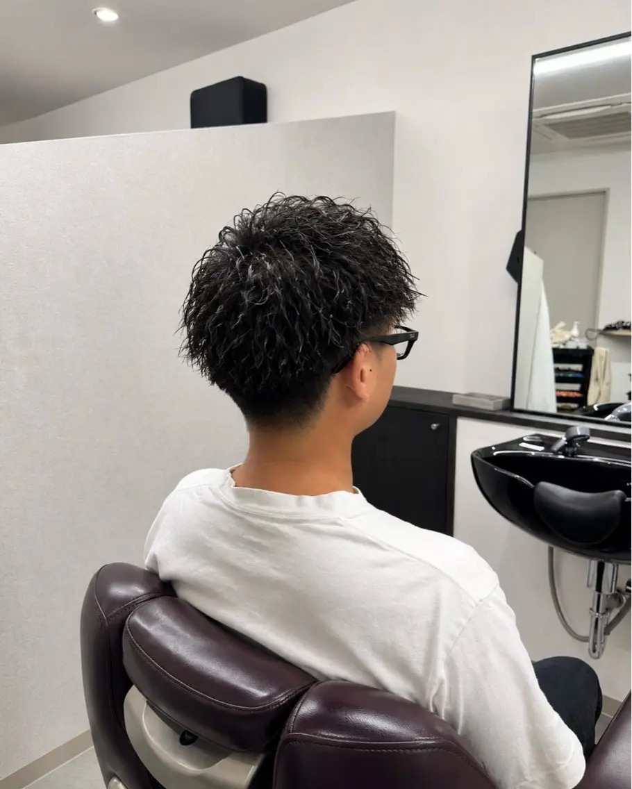 ショート パーマ メンズ 梅本 淑人のヘアスタイル
