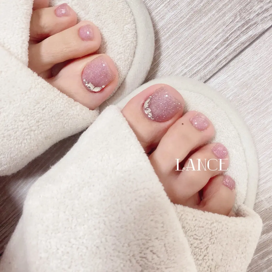 ネイル オーロラネイル ブルー フットネイル フレンチネイル ハート フットネイル Lance nailのネイルデザイン
