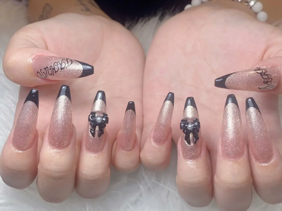 ネイル オーロラネイル ブラウン フラッシュネイル フラワーネイル ホログラムネイル ハンドネイル Rei _Nail 新宿のネイルデザイン
