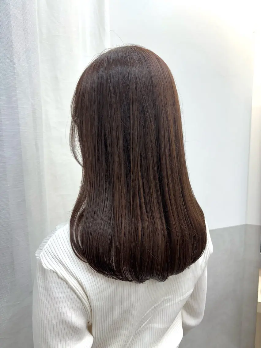 セミロング 艶髪韓国ヘア 💘小笠原涼華のヘアスタイル
