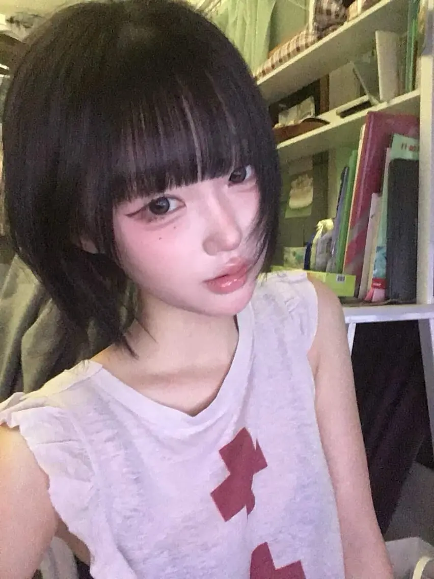 ショート ハッシュカット/レイ ヤーカットArataのヘアスタイル