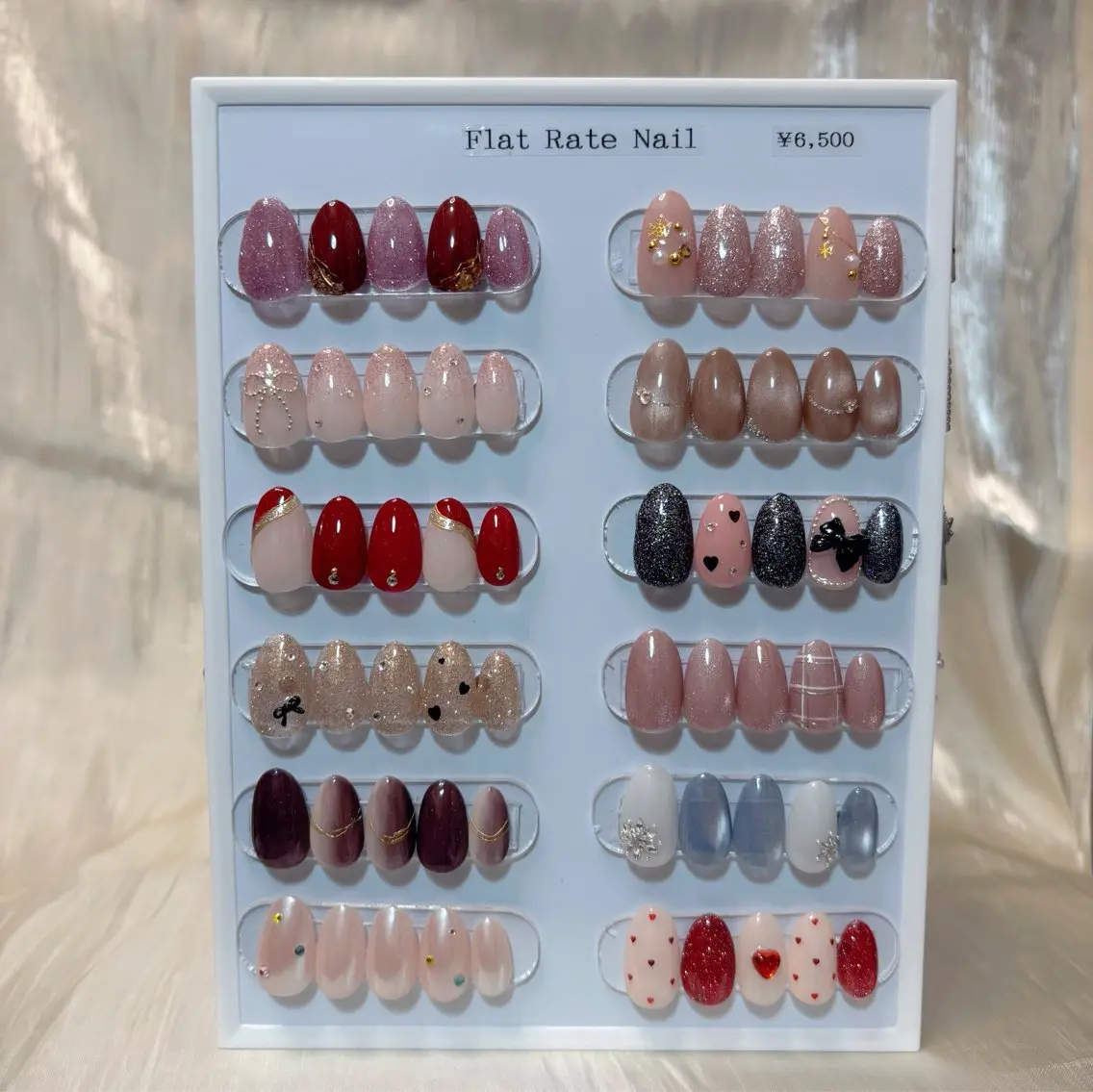 ネイル ハンドネイル nailroom DIASOMNIAのネイルデザイン