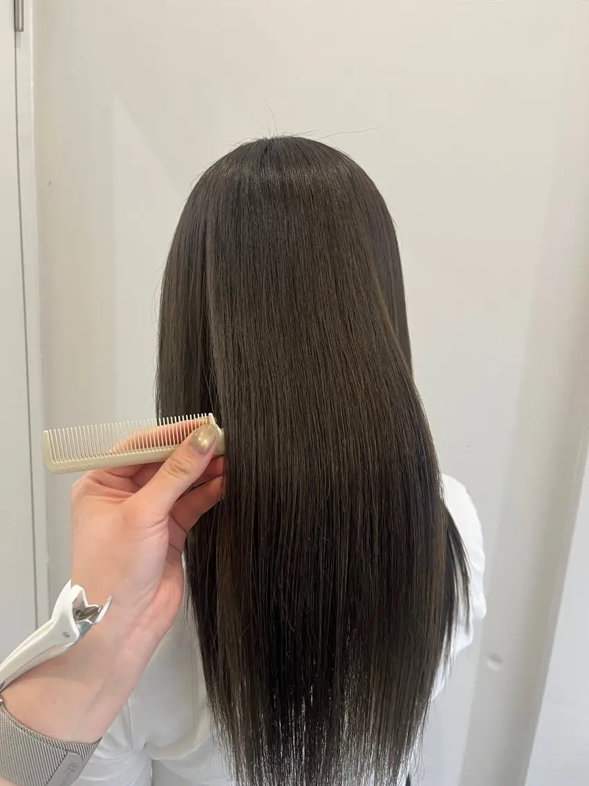 ロング カラー グレージュ オリーブグレージュ オリーブグレー chiba/艶カラー /ザクザクレイヤーのヘアスタイル