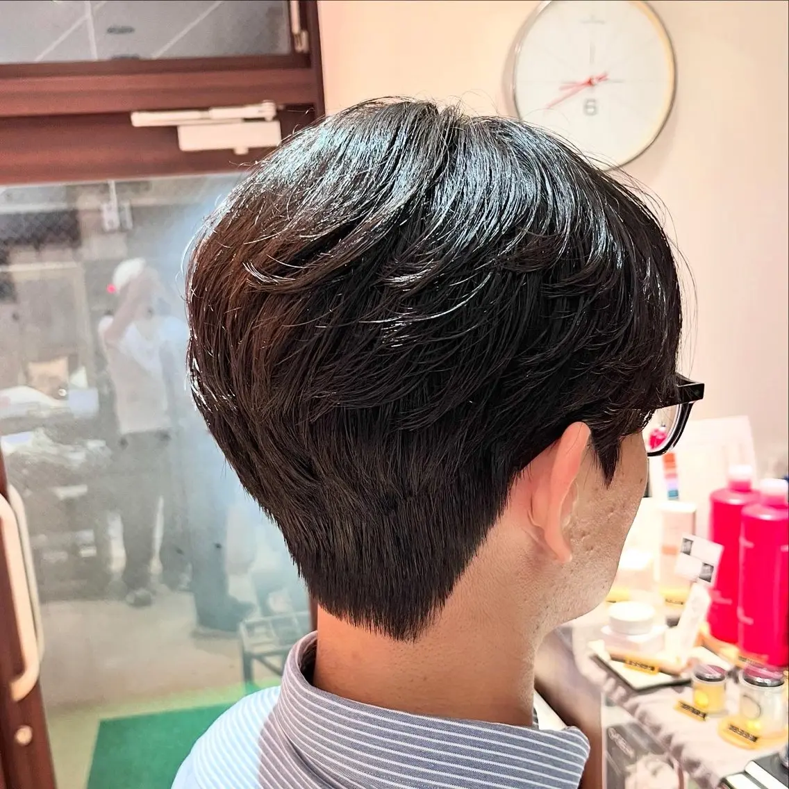 ショート パーマ メンズ センターパート ダウンパーマ メンズ韓国風 マッシュ メンズパーマ 韓国メンズヘア特化 ‪☆KOKIのヘアスタイル