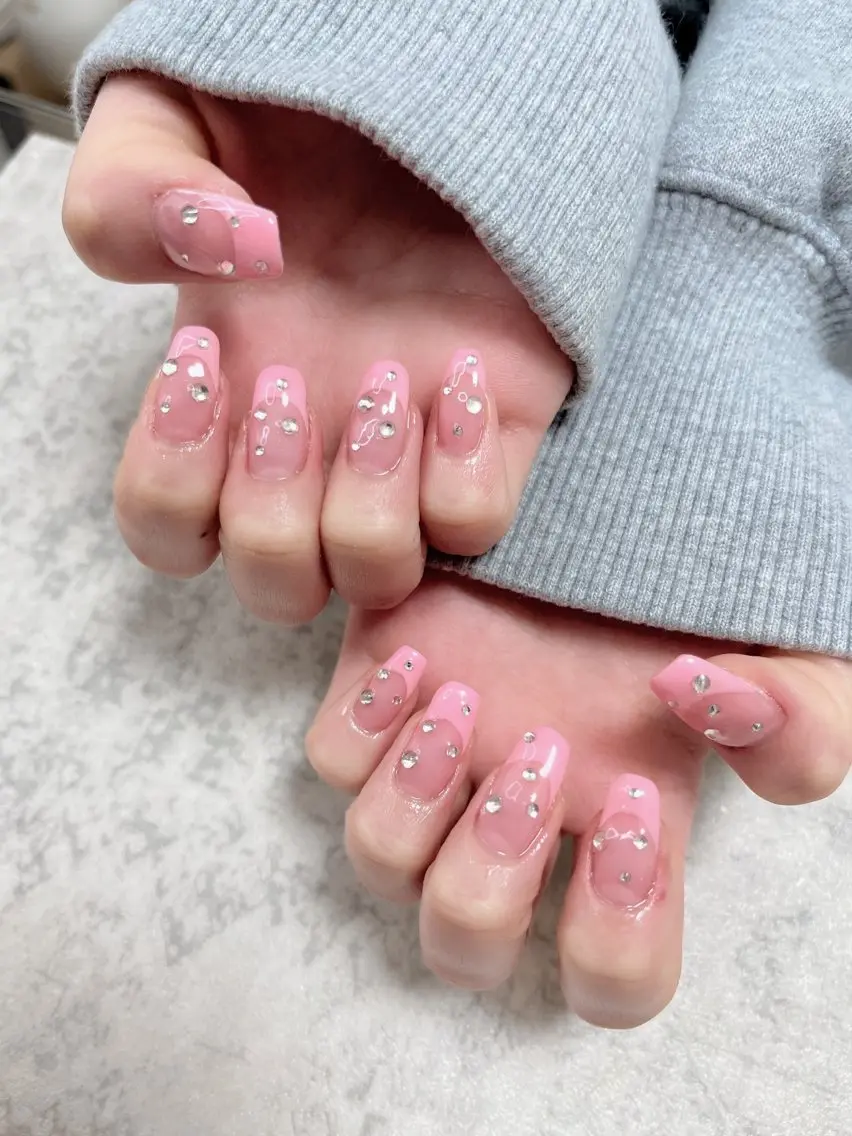 ネイル フレンチネイル ピンク ストーンネイル Will nail salonのネイルデザイン