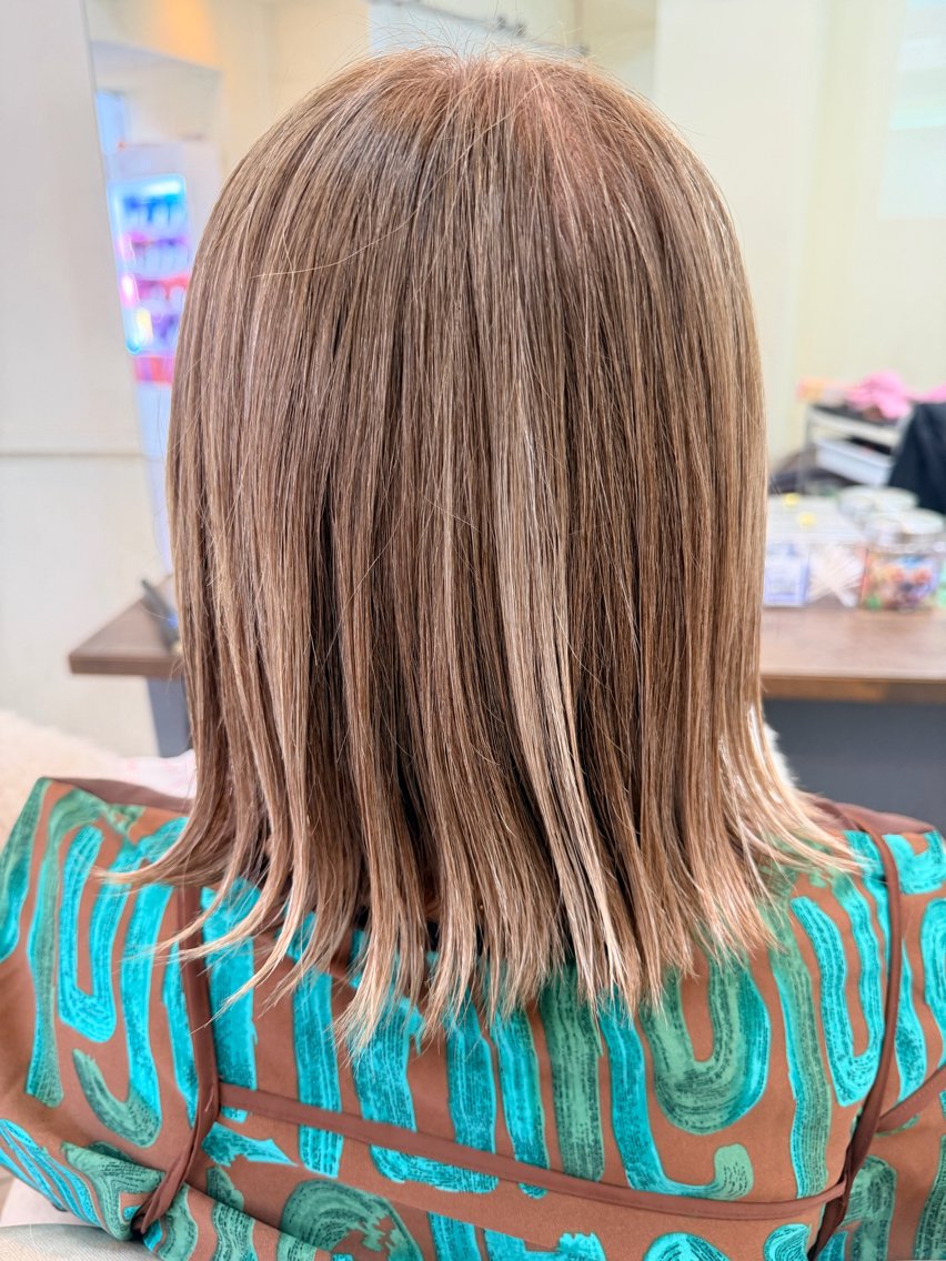 ミディアム カラー カット ヘアカラー トリートメント 鶴見 和美のヘアスタイル