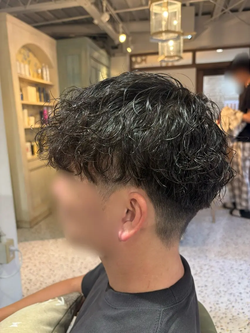 ショート パーマ メンズ 波巻きパーマ カット パーマ 中澤 衿葉のヘアスタイル