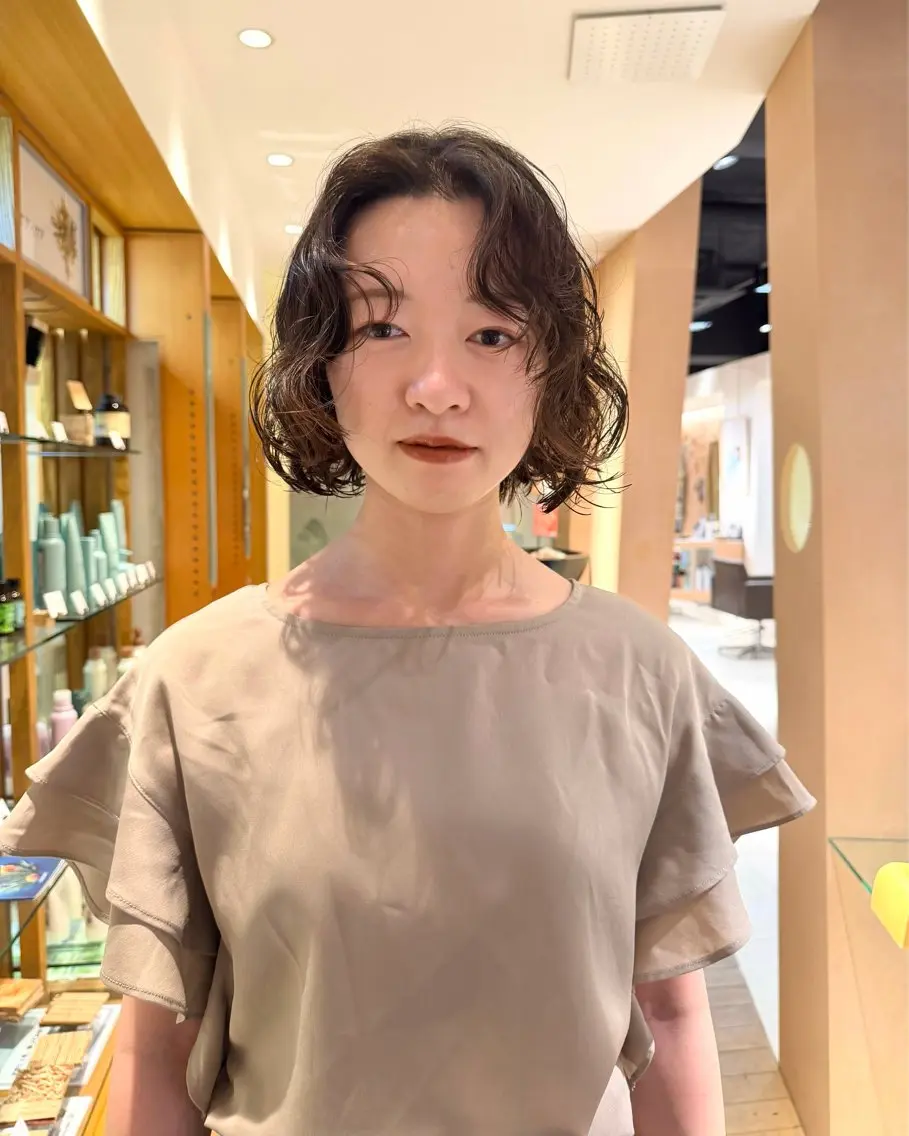 ミディアム パーマ 吉永 琴香のヘアスタイル