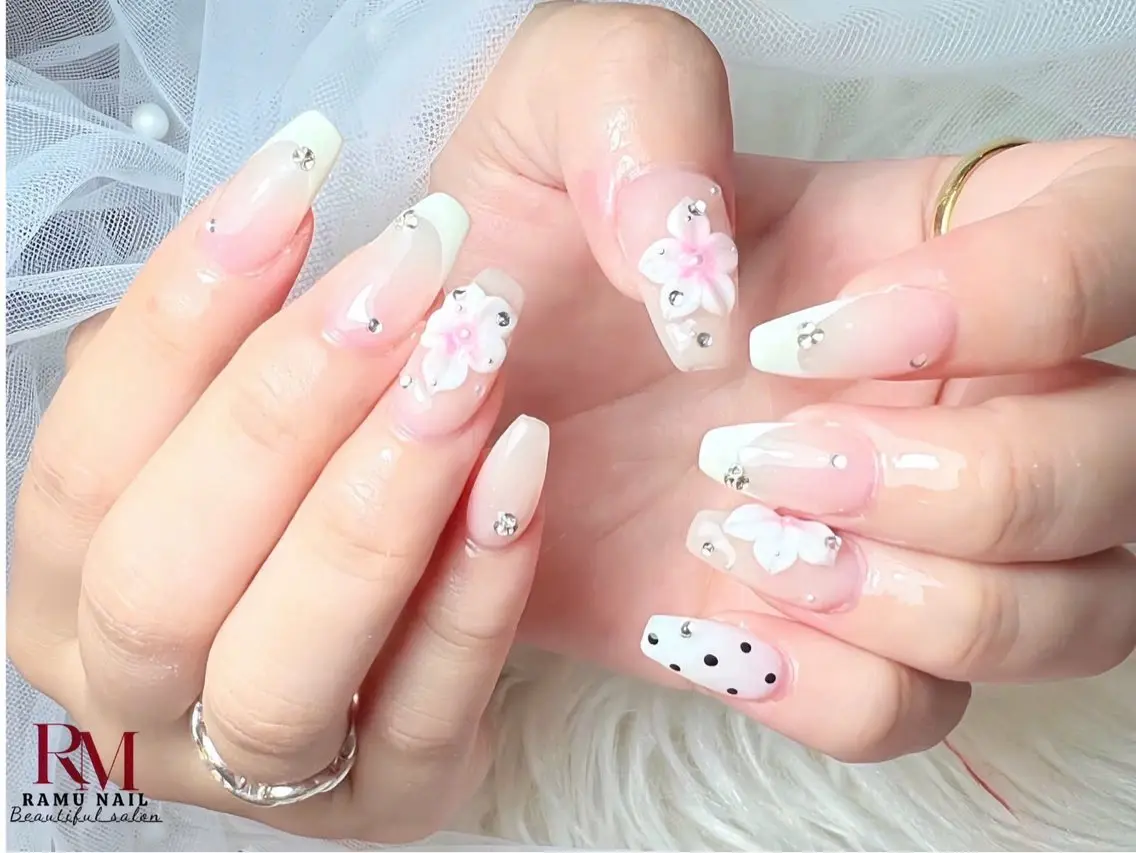 ネイル キラキラネイル マグネットネイル ミラーネイル ピンク 夏ネイル ハンドネイル RAMU Nail 恵比寿店のネイルデザイン