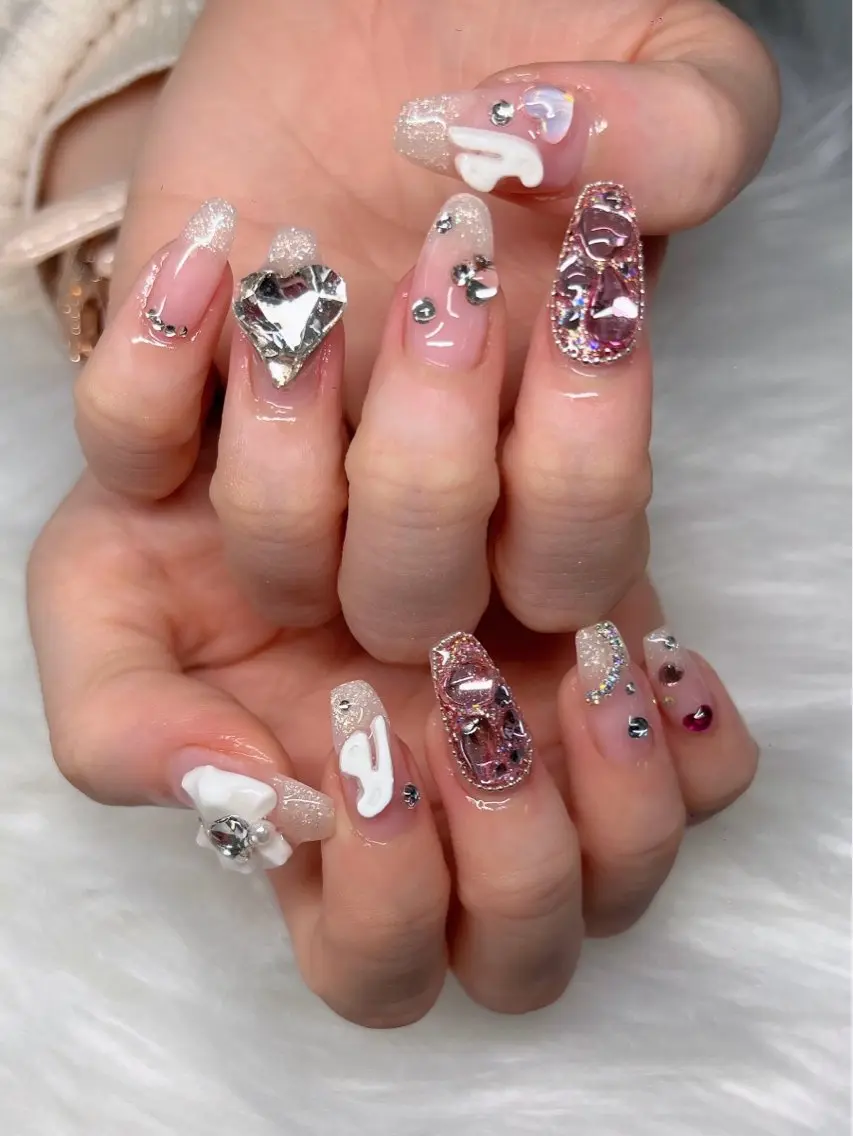 ネイル フレンチネイル ジェルネイル ガラスフレンチ ハロウィン ハート H.baby Nail Salonのネイルデザイン