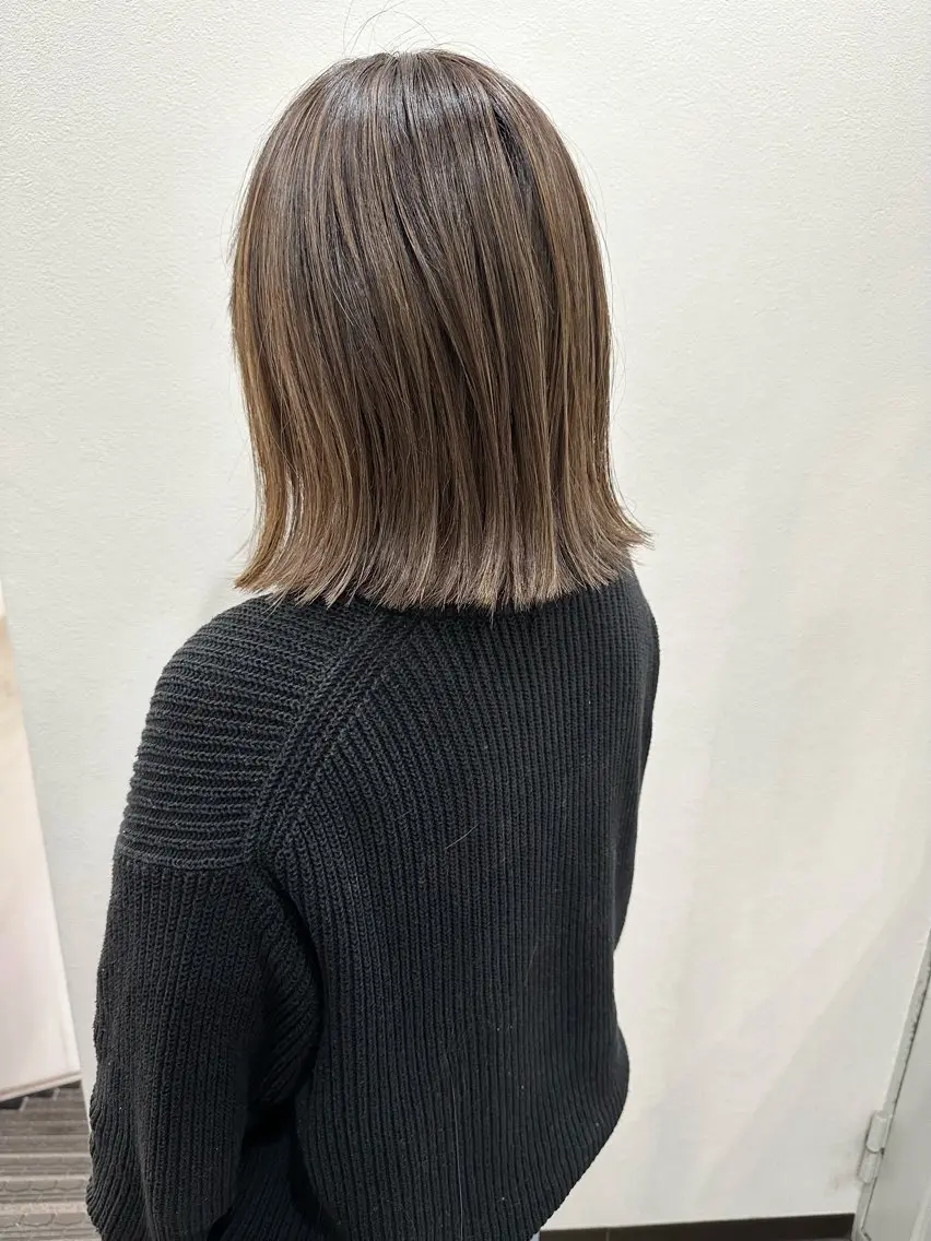ミディアム カラー 切りっぱなしボブ ハイライトカラー ボブ ハイライト カット ヘアカラー トリートメント 🤍2nd🤍田所 美希のヘアスタイル