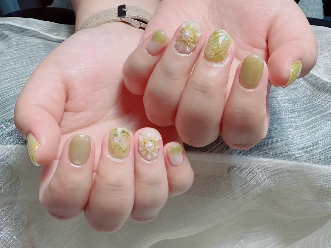ネイル オーロラネイル チークネイル フレンチネイル ジェルネイル ガラスフレンチ ハンドネイル Nail Jolieのネイルデザイン
