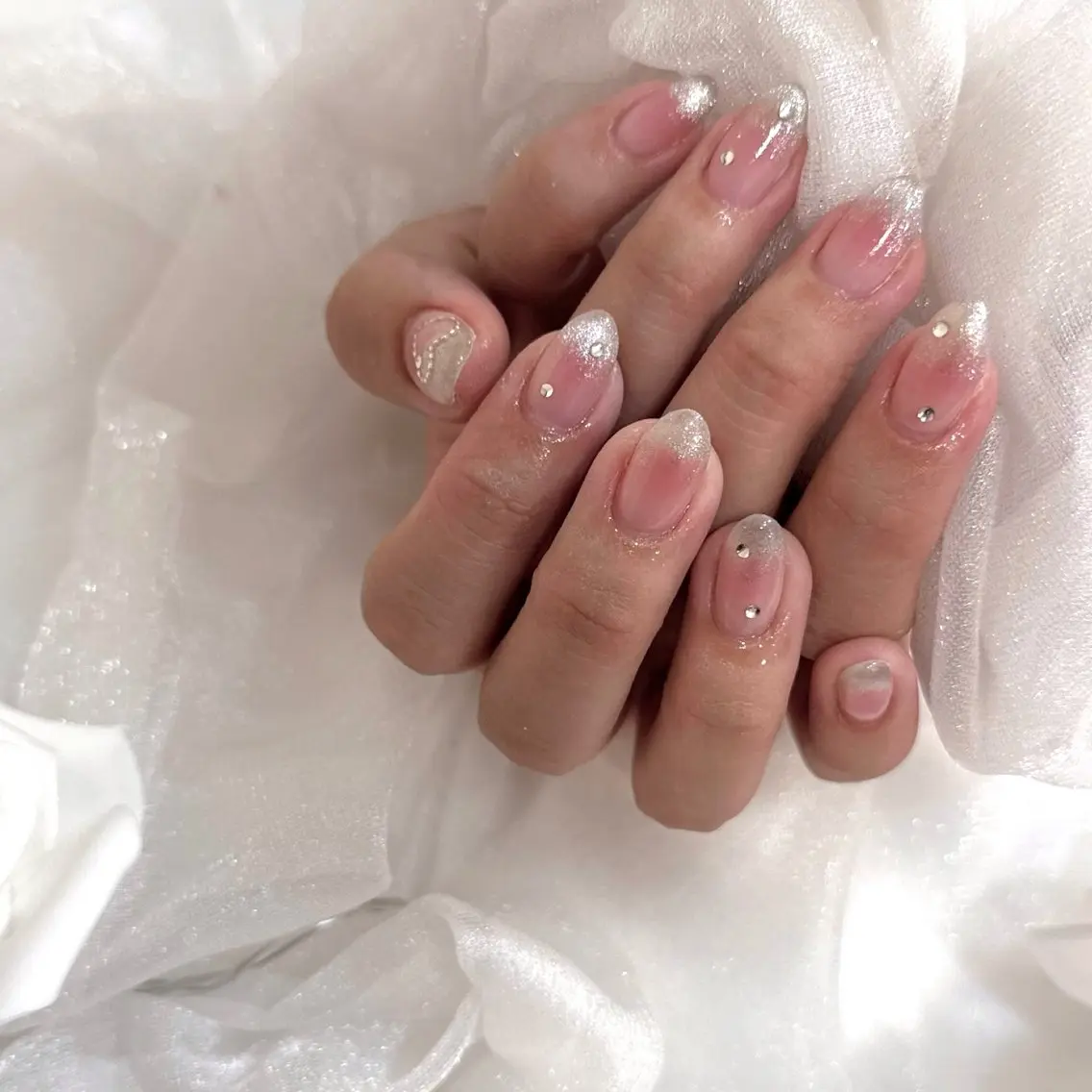 ネイル sara : salon ELVIのネイルデザイン