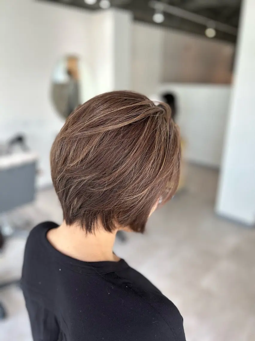 ショート カラー カット ヘアカラー トリートメント 白髪ぼかしハイライト 柳川拓哉のヘアスタイル