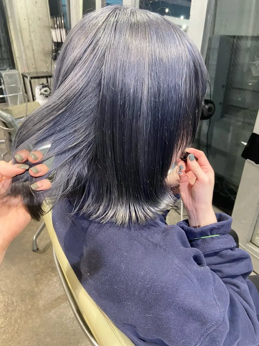 ミディアム ブリーチカラー/ブロ ンドレイヤーカットのヘアスタイル