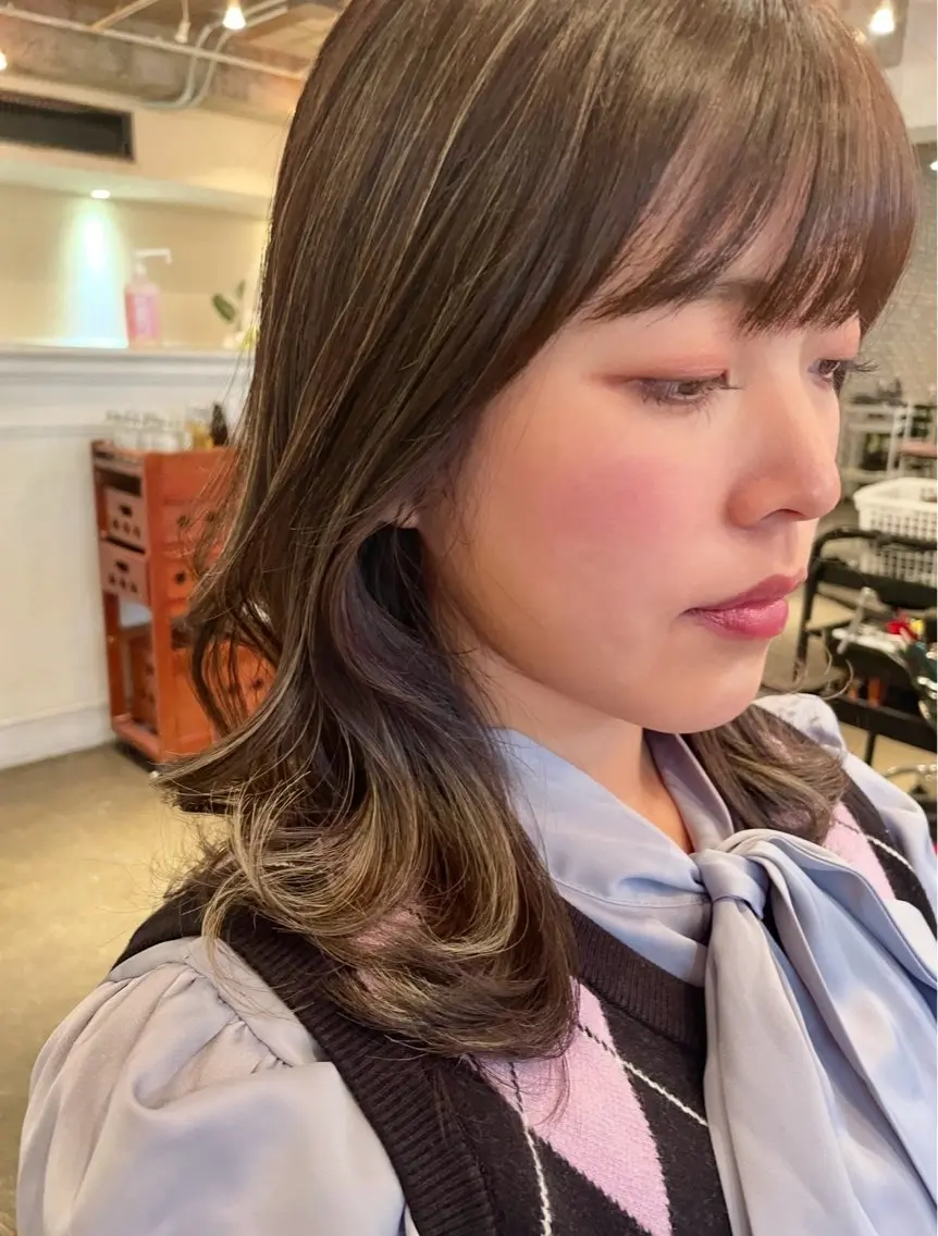 ミディアム カラー ハイライトカラー ハイライト レイヤーカット 門馬 加奈のヘアスタイル