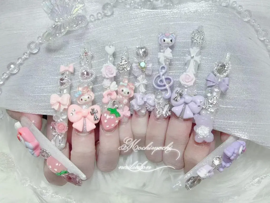 ネイル 長さ出し キラキラネイル 韓国ネイル ロングネイル マグネットネイル ハンドネイル ハンドケア 🎀Reina🎀 長さ出し新宿のネイルデザイン