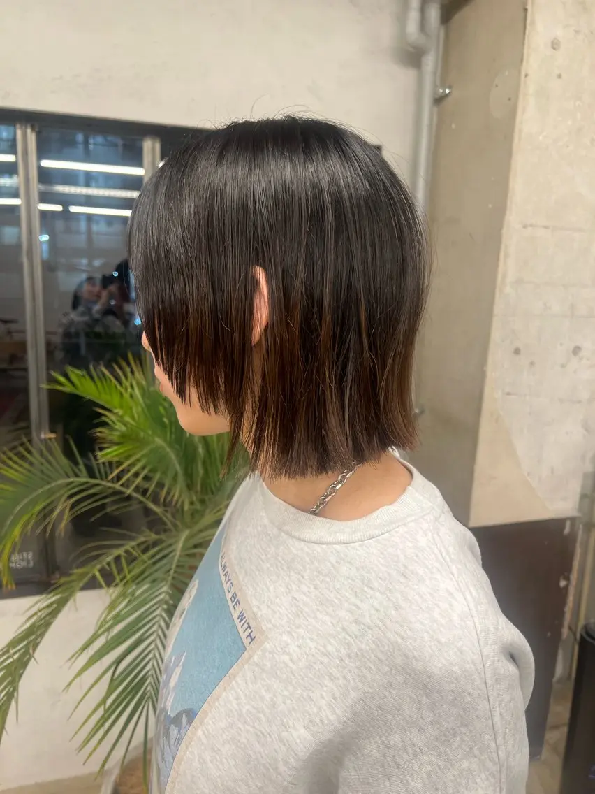 ミディアム ボブ レイヤーカット 佐久間 萌のヘアスタイル