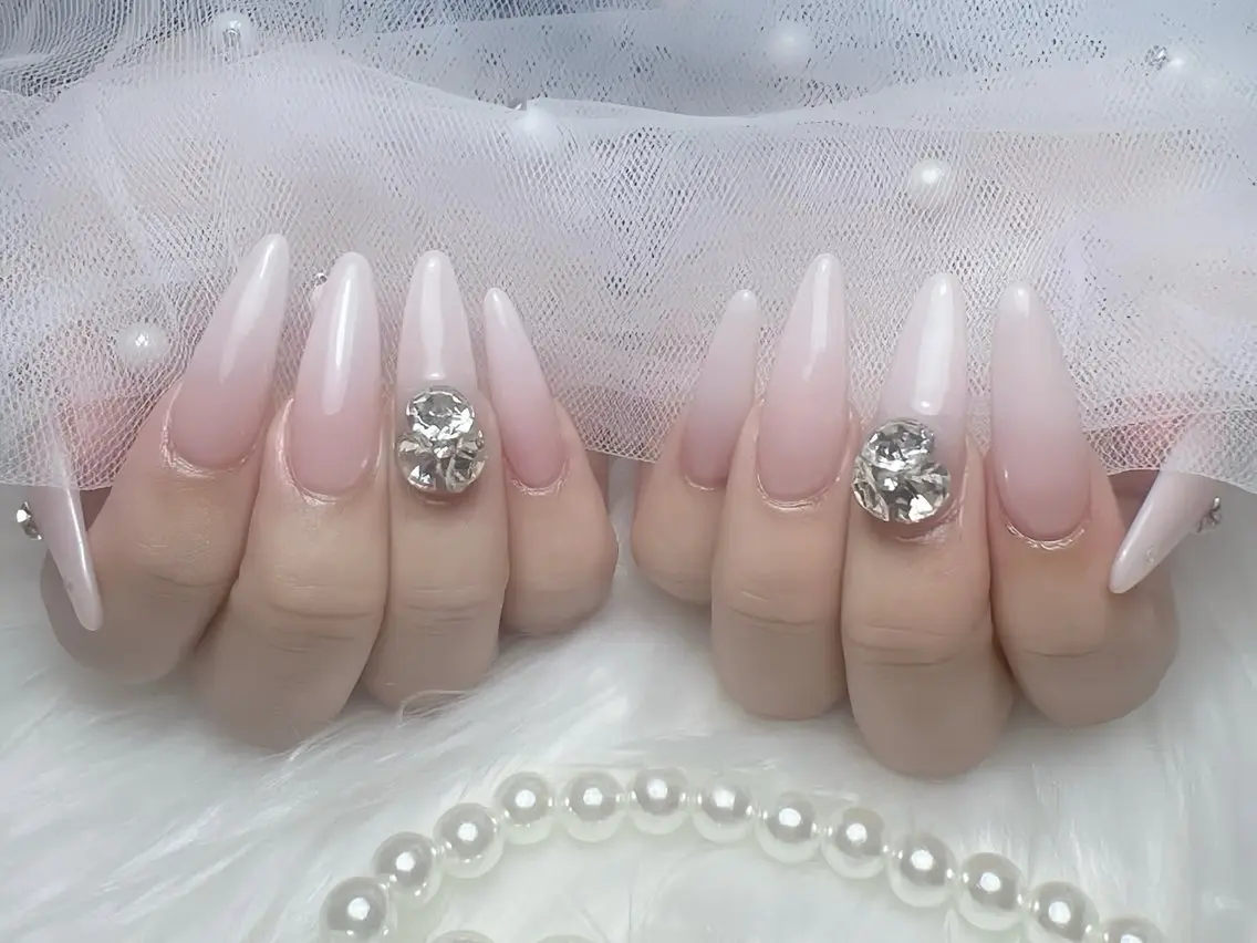 ネイル アートネイル フレンチネイル キラキラネイル 韓国ネイル 水色 ハンドネイル Rin Nail 新大久保店のネイルデザイン