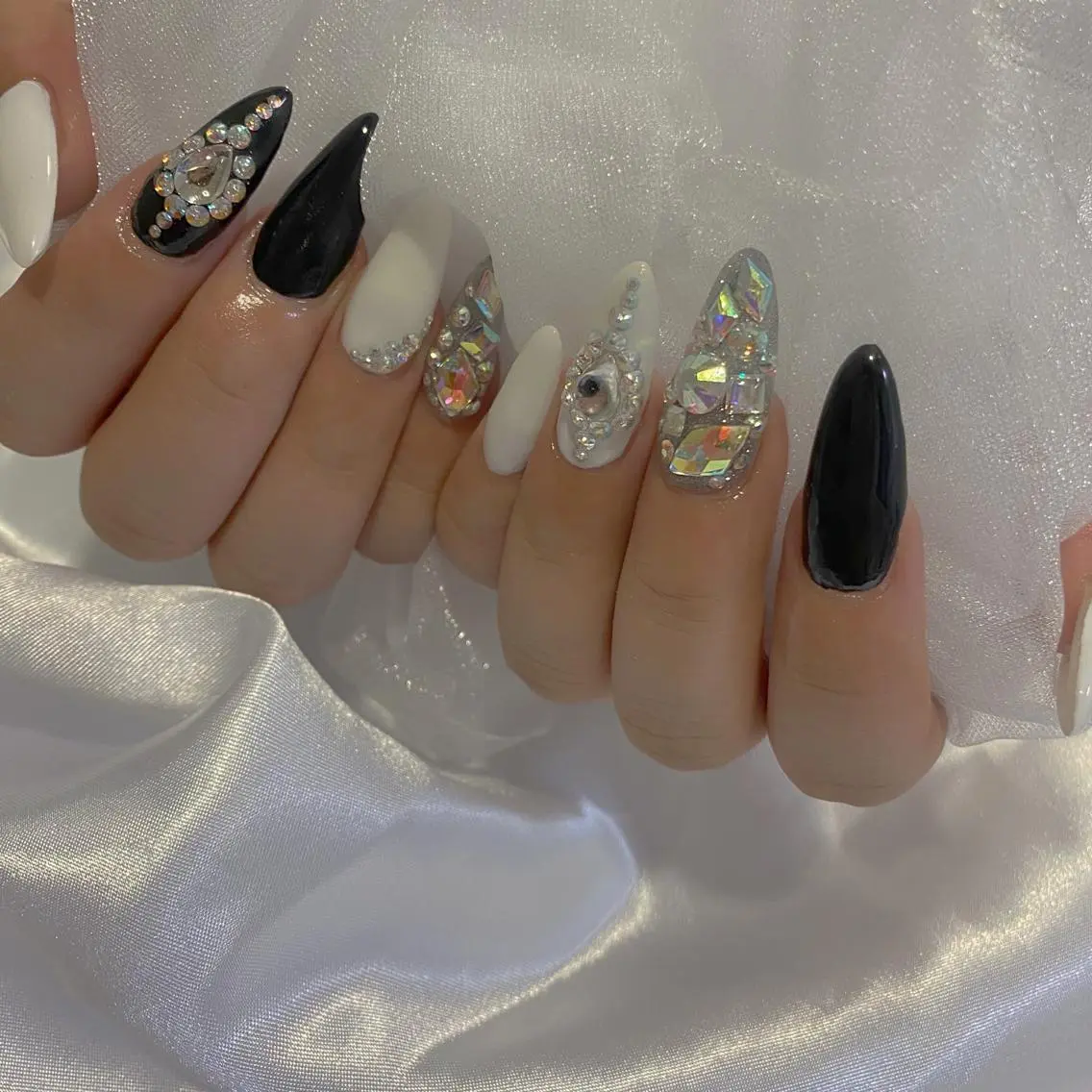 ネイル Limnail🤍 ayaのネイルデザイン