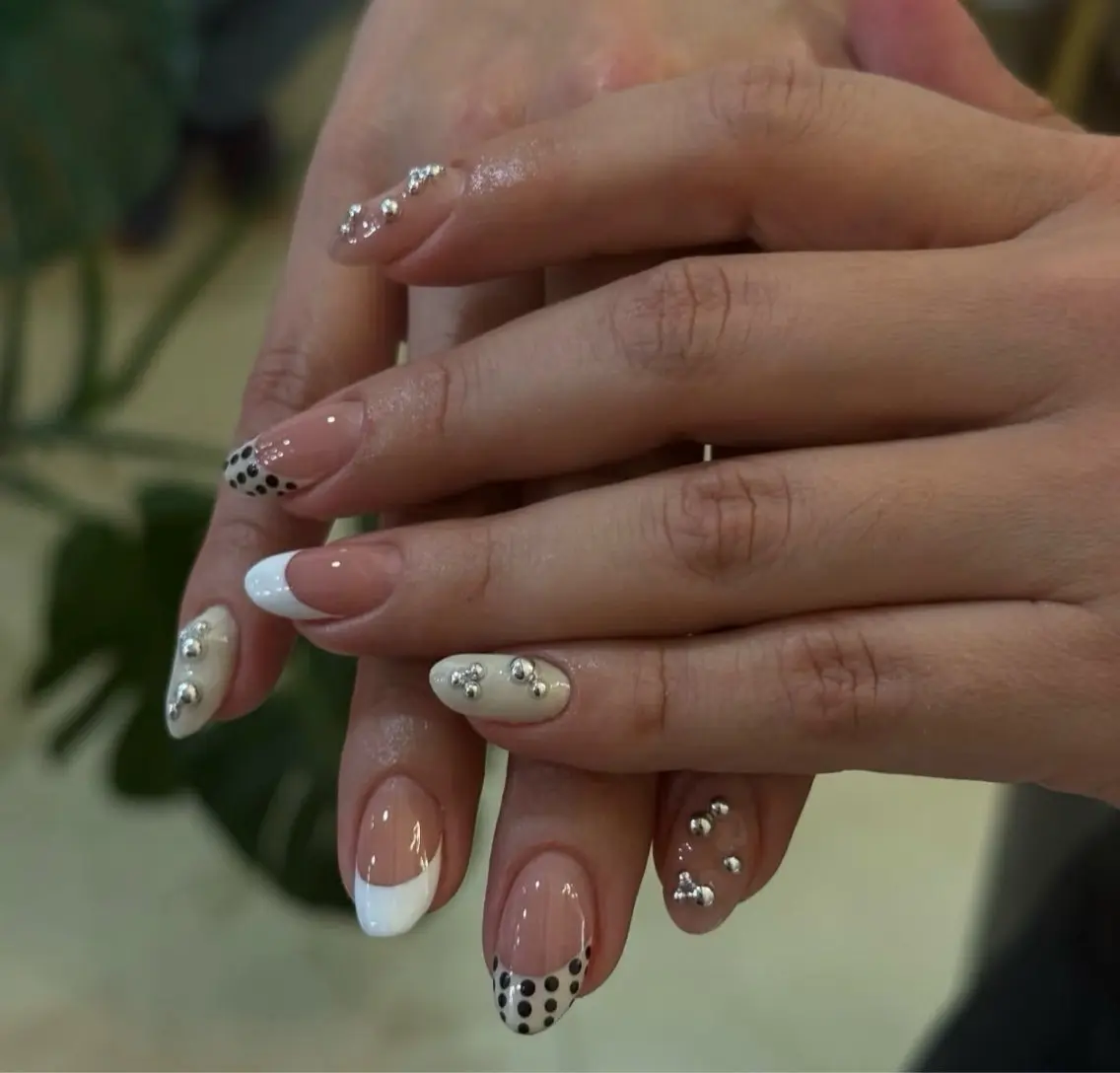 ネイル フットネイル フレンチネイル グラデーション 氷ネイル・うるうるネイル 韓国ネイル ハンドネイル Mixx Nail_ Studioのネイルデザイン