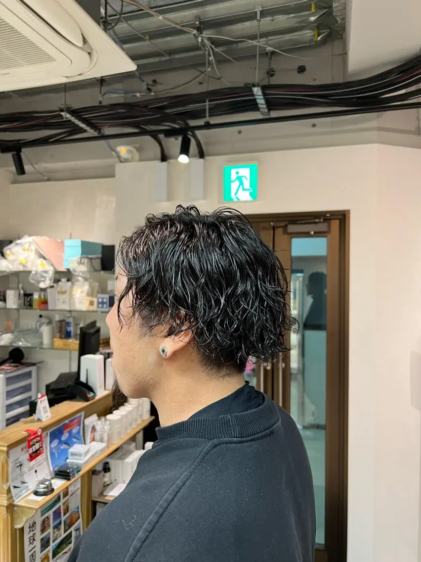 パーマ メンズ メンズパーマ ツイストスパイラルパーマ 刈り上げ スパイラルパーマ 林 龍誠のヘアスタイル
