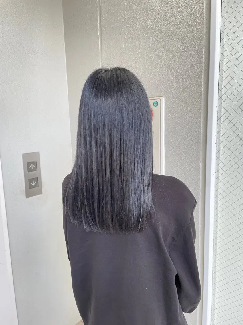 ロング カラー ヘアアレンジ 黒髪 ブルーカラー ブルーブラック ヘアカラー トリートメント ヘッドスパ ヘアセット 艶カラー✨縮毛矯正✨ 翁長孝輔のヘアスタイル