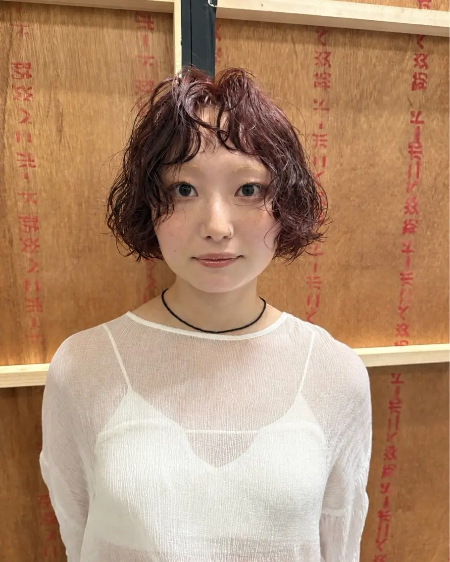 ショート カラー パーマ レッドカラー ボブ カット ヘアカラー パーマ 大阪|似合わせパーマ ヤマシタミウ🌀のヘアスタイル
