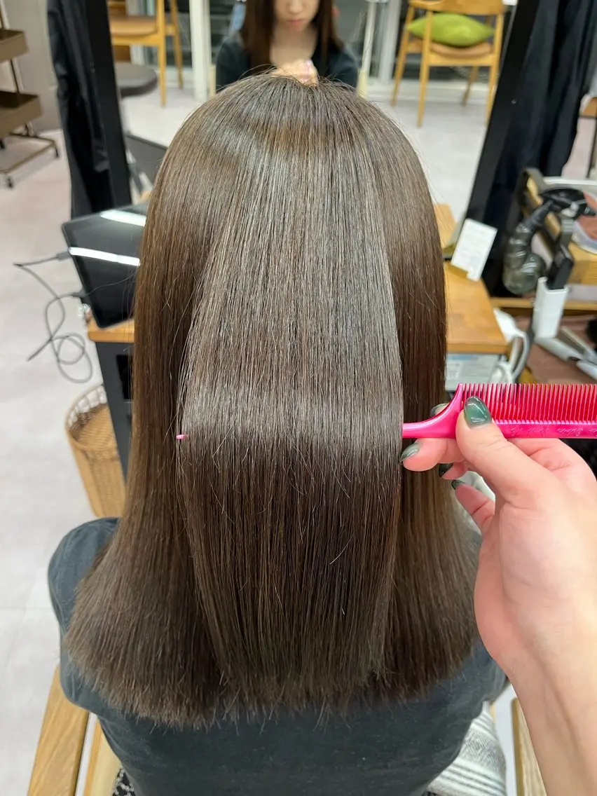 セミロング 縮毛矯正 中野 茉莉のヘアスタイル