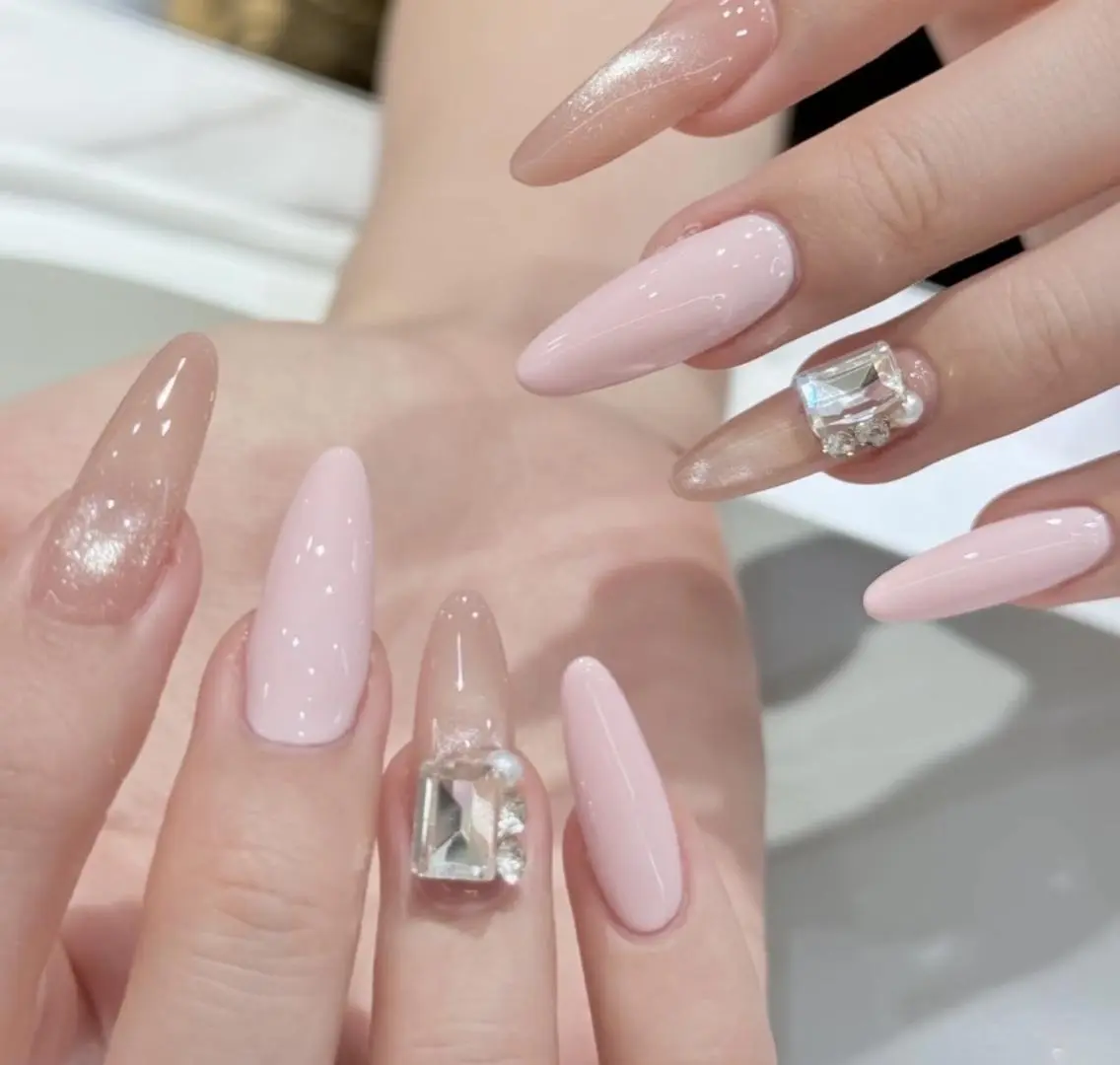ネイル はる🎀ネイル& アイラッシュ🐈⬛のマツエク・マツパデザイン