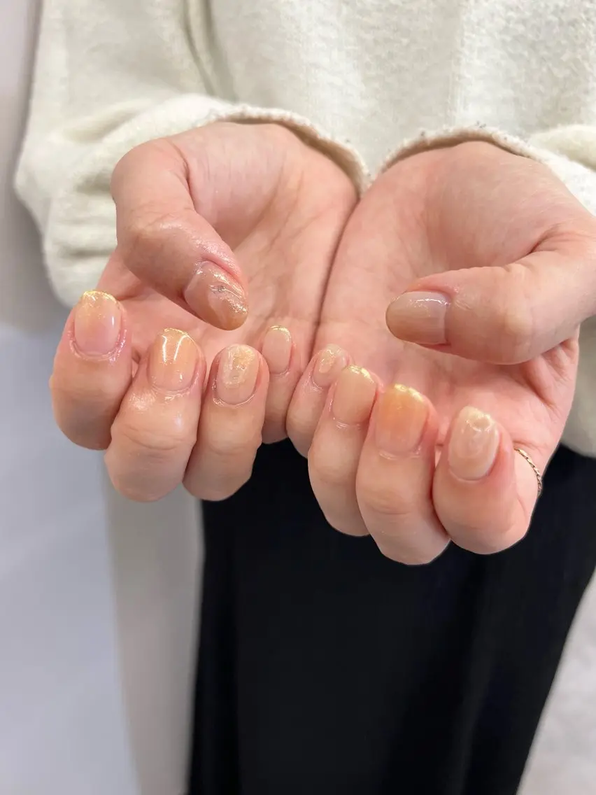 ネイル オーロラネイル フレンチネイル ジェルネイル ゴールド マグネットネイル ハンドネイル ハンドケア Bana_ Nailのネイルデザイン