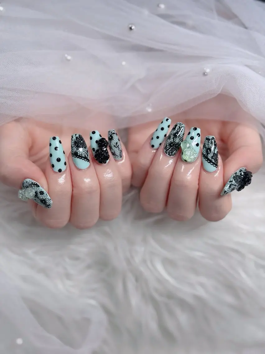 ネイル フレンチネイル ジェルネイル ガラスフレンチ ハロウィン ハート ハンドネイル H.baby Nail Salonのネイルデザイン