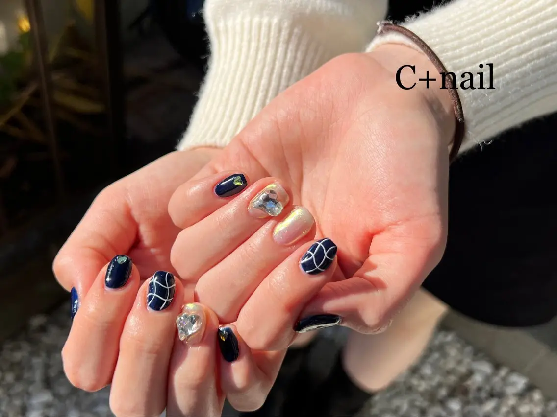 ネイル オーロラネイル ハート ネイビー ハンドネイル ✴︎ C+nailのネイルデザイン