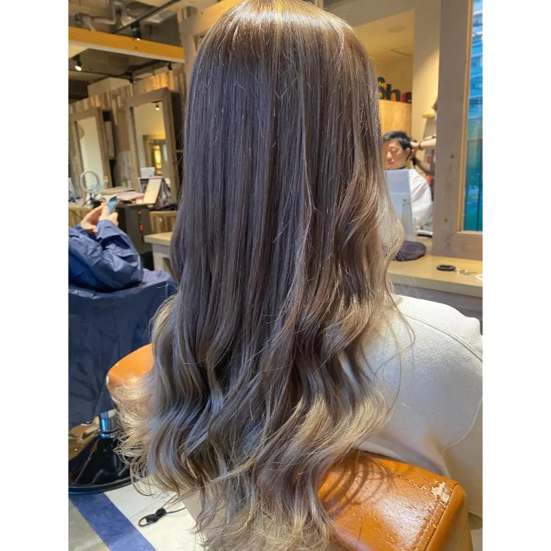カラー カット 縮毛矯正 トリートメント 🩵盛れる顔周りヘア EMI🩵のヘアスタイル