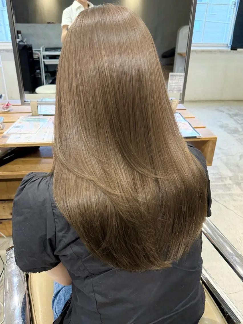 【ブリーチなしダブルカラー】イルミナライトニングカラーでブリーチしなくても透けるような透明感🪐💫の写真