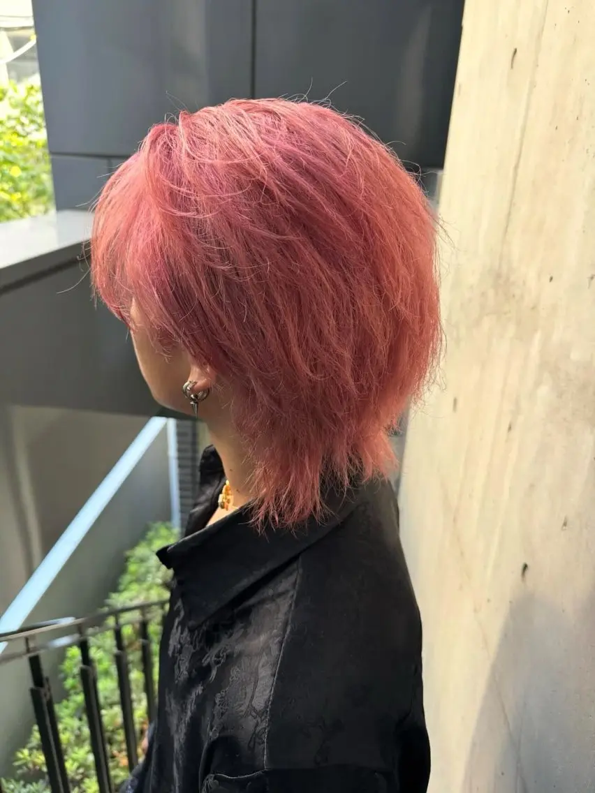 ショート カラー 藤井 麗桜のヘアスタイル