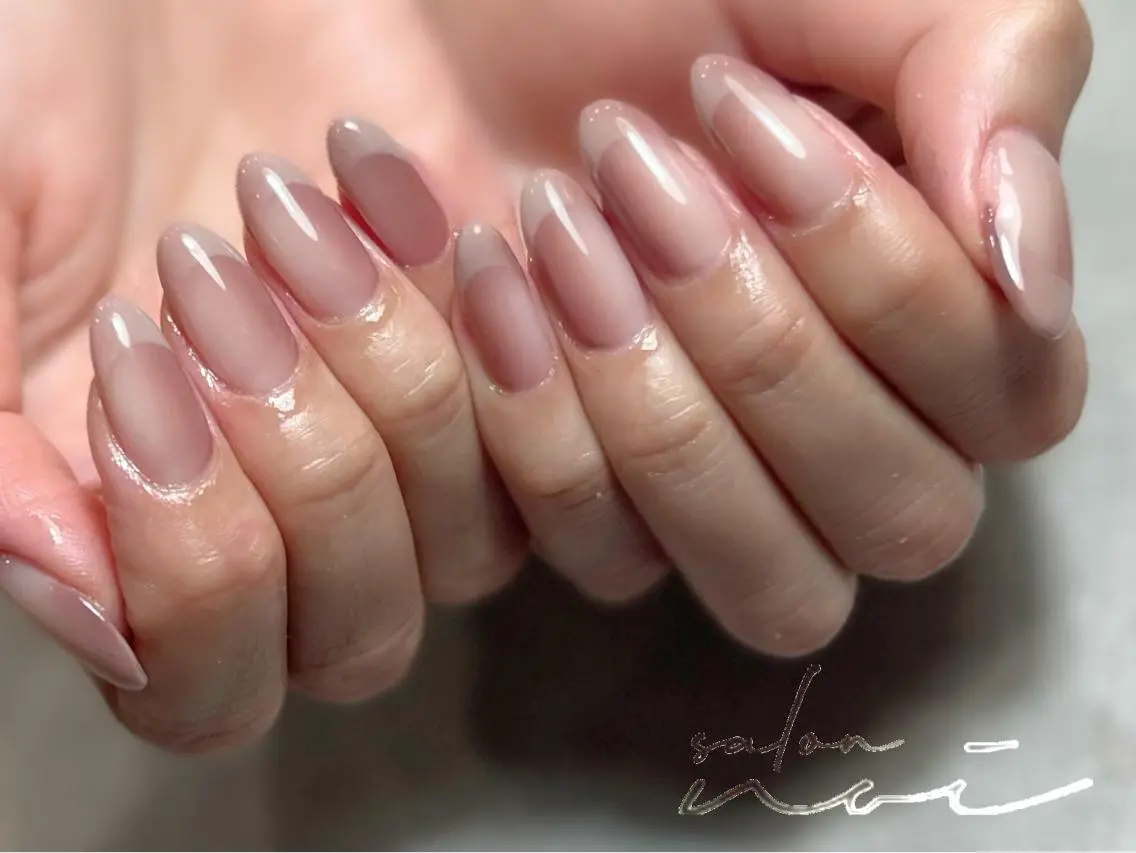 ネイル フレンチネイル オンブレフレンチ ハンドネイル salon noiのネイルデザイン